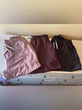 Lot of 3 Kirkland Signature Womens Joggers in Light Pink, Maroon & Black